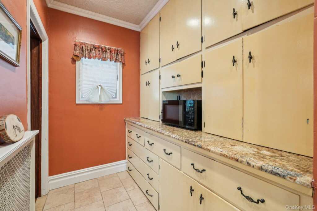 74 Maple Avenue, Suffern, NY 10901 - Photo 18 of 50