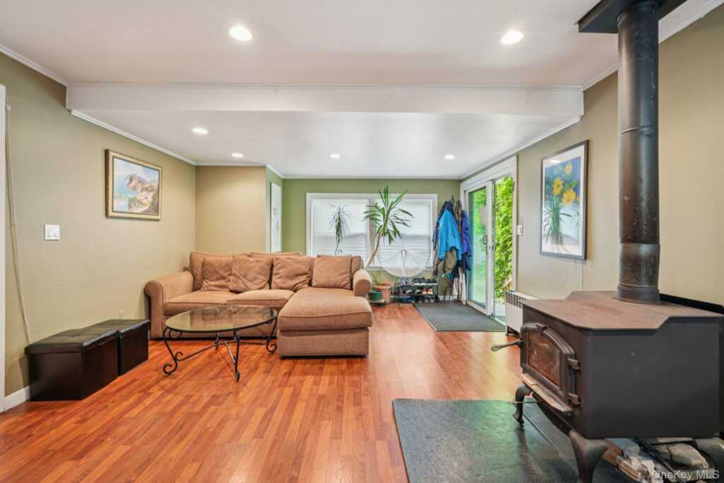 74 Maple Avenue, Suffern, NY 10901 - Photo 22 of 50