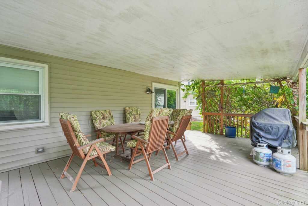 74 Maple Avenue, Suffern, NY 10901 - Photo 41 of 50