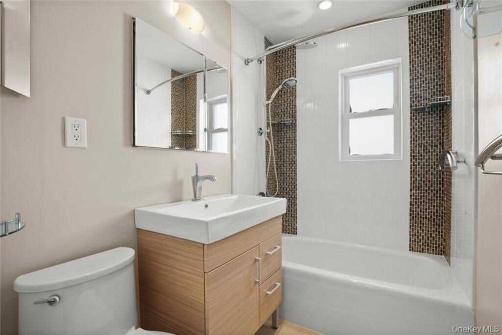 79 Wiltshire Road, Unit #A6, New Rochelle, NY 10583 - Photo 14 of 15