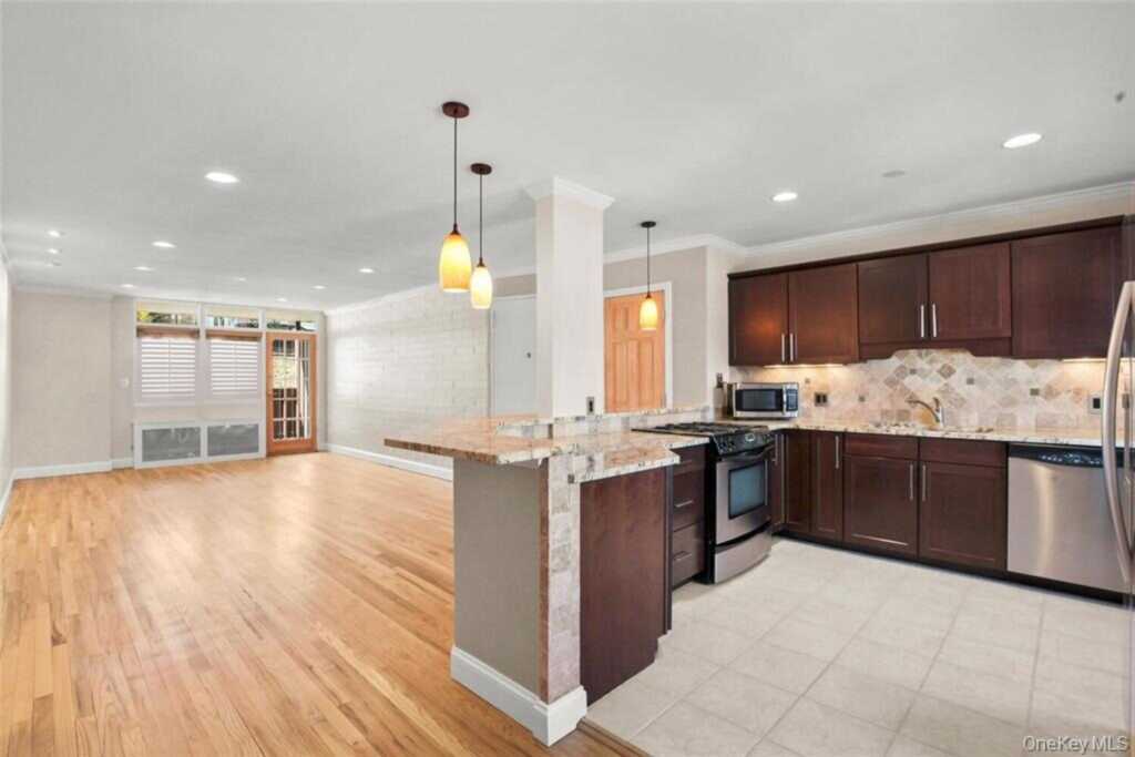 79 Wiltshire Road, Unit #A6, New Rochelle, NY 10583 - Photo 2 of 15