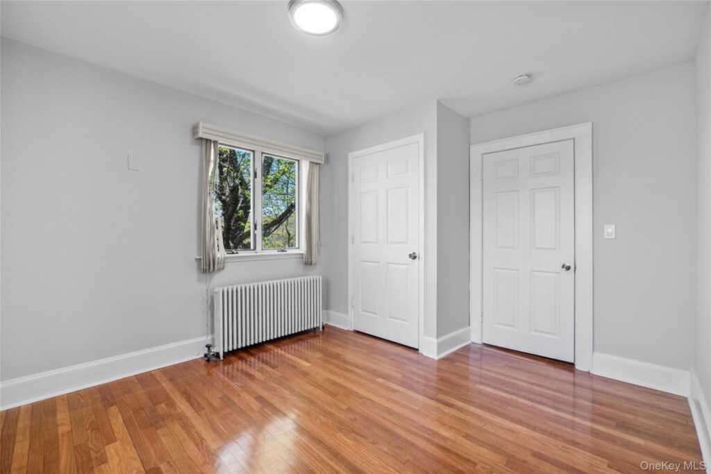 515 Mountainview Avenue, Valley Cottage, NY 10989 - Photo 11 of 48