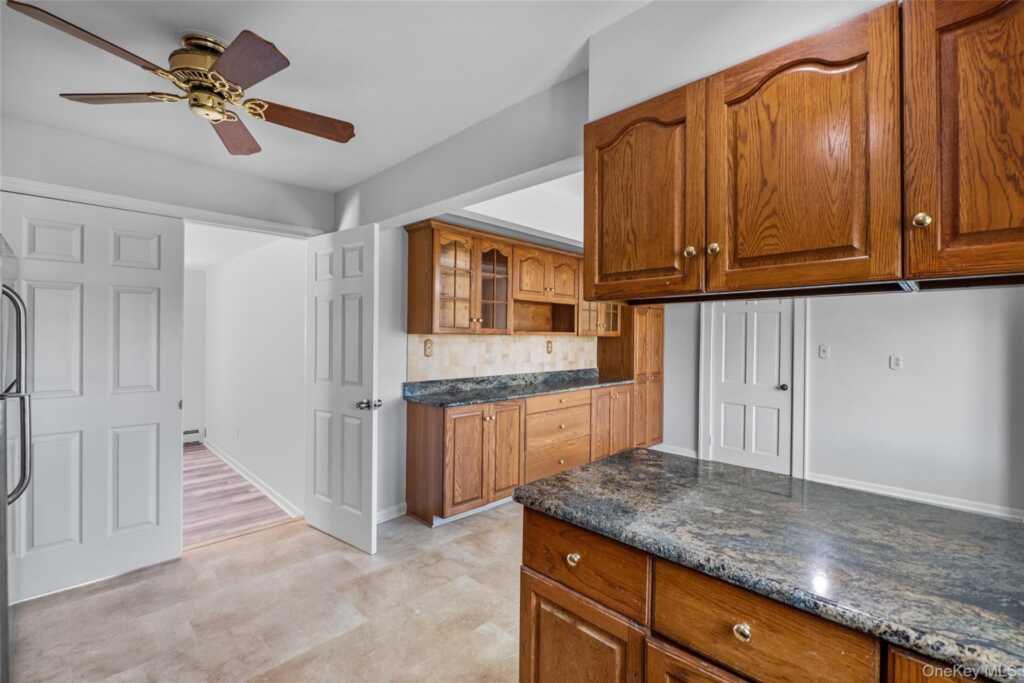 515 Mountainview Avenue, Valley Cottage, NY 10989 - Photo 19 of 48