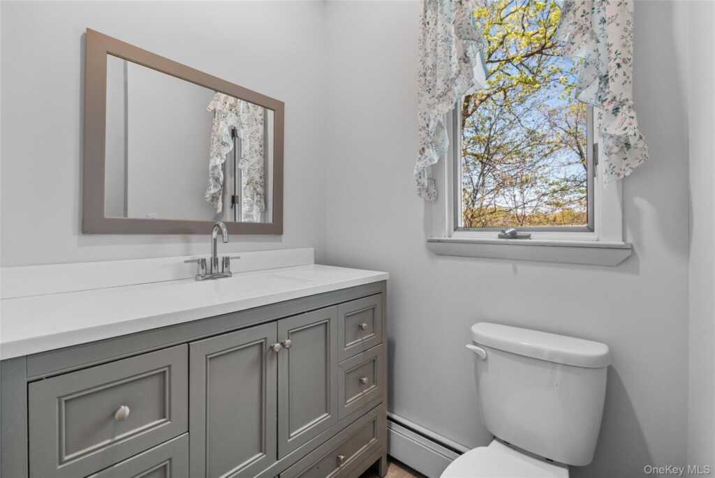 515 Mountainview Avenue, Valley Cottage, NY 10989 - Photo 23 of 48