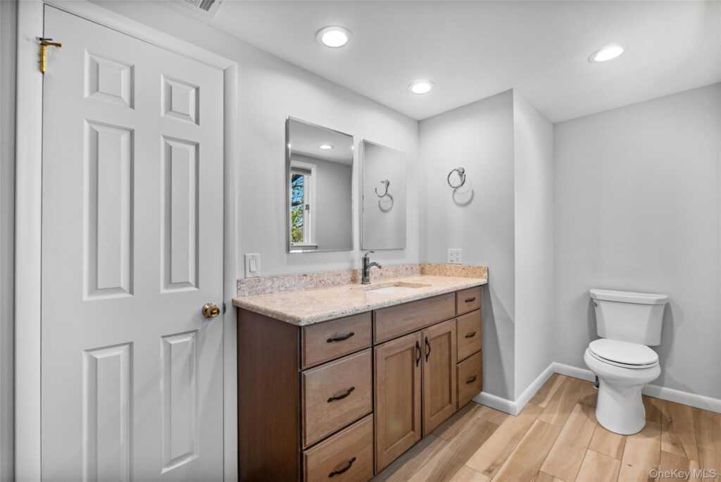 515 Mountainview Avenue, Valley Cottage, NY 10989 - Photo 33 of 48