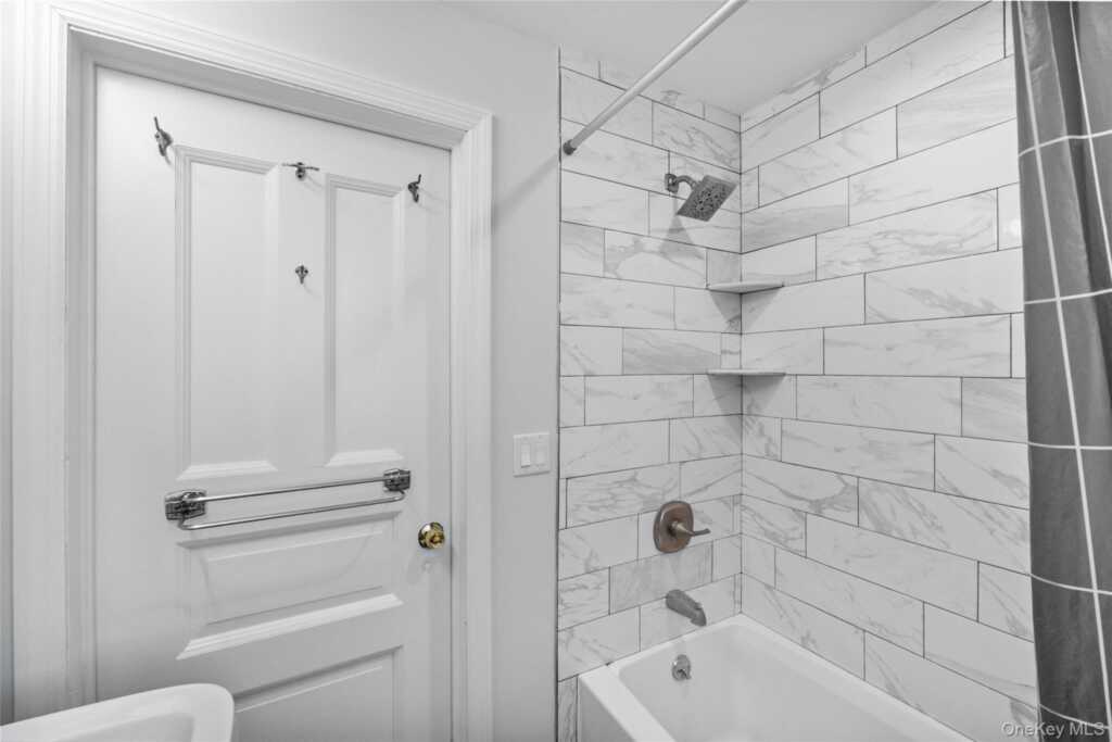 515 Mountainview Avenue, Valley Cottage, NY 10989 - Photo 36 of 48