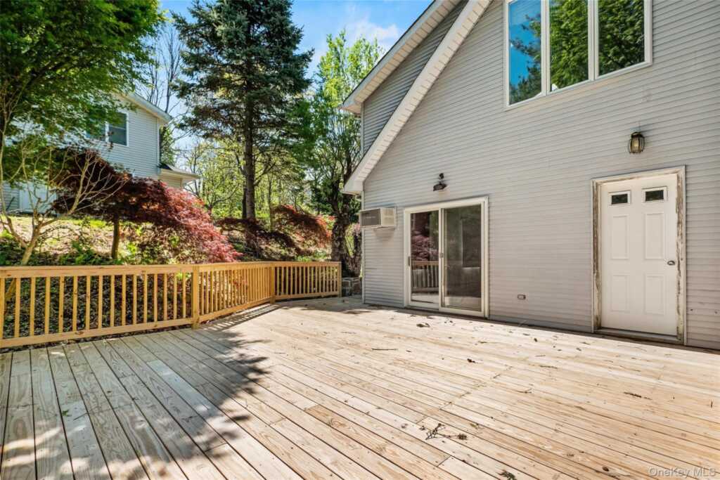 515 Mountainview Avenue, Valley Cottage, NY 10989 - Photo 38 of 48