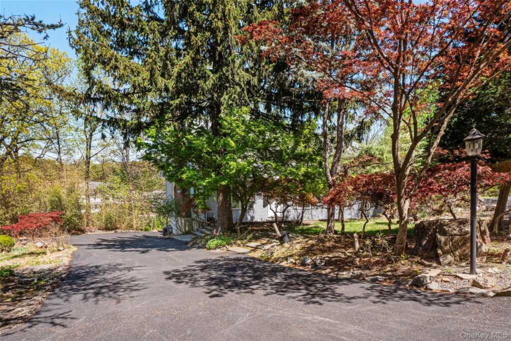 515 Mountainview Avenue, Valley Cottage, NY 10989 - Photo 40 of 48