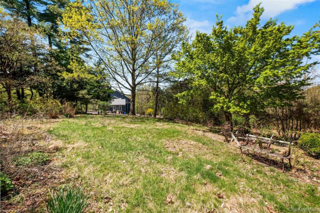515 Mountainview Avenue, Valley Cottage, NY 10989 - Photo 44 of 48