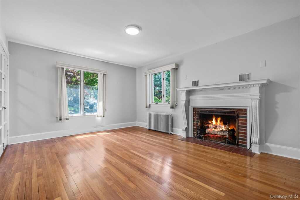 515 Mountainview Avenue, Valley Cottage, NY 10989 - Photo 8 of 48