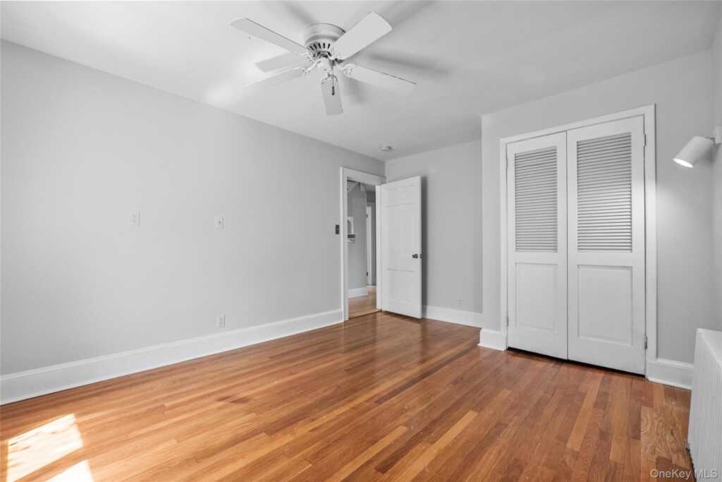 515 Mountainview Avenue, Valley Cottage, NY 10989 - Photo 9 of 48