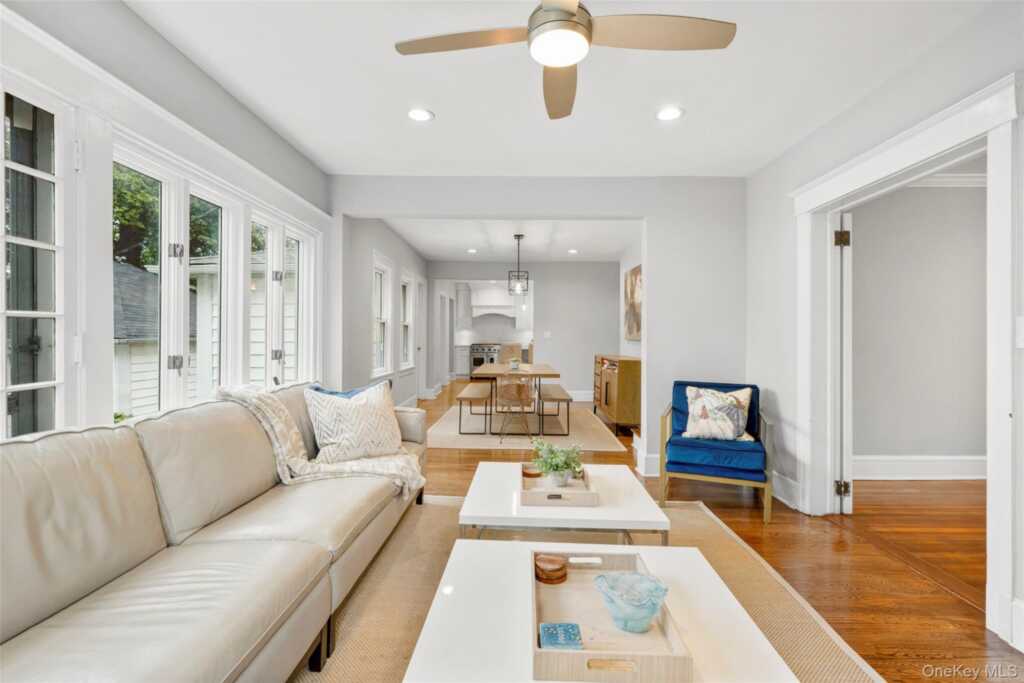 20 Elk Avenue, New Rochelle, NY 10804 - Photo 11 of 47