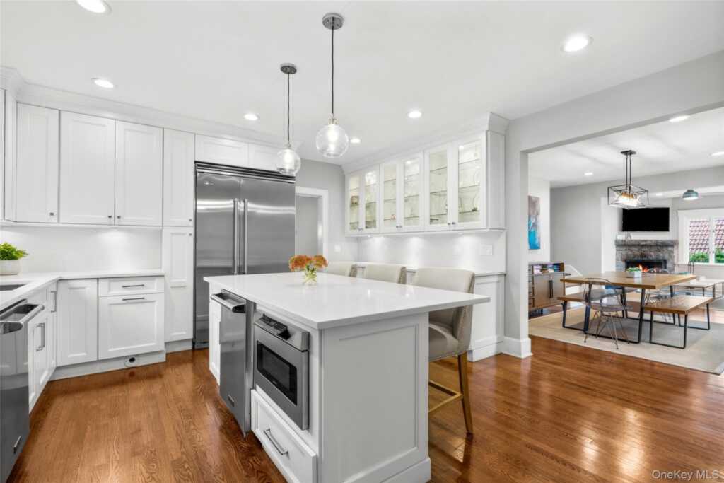 20 Elk Avenue, New Rochelle, NY 10804 - Photo 16 of 47