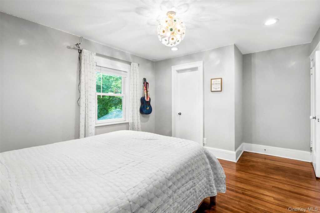 20 Elk Avenue, New Rochelle, NY 10804 - Photo 22 of 47