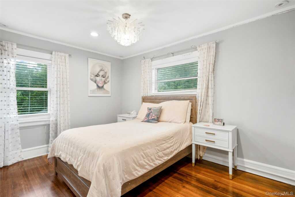 20 Elk Avenue, New Rochelle, NY 10804 - Photo 23 of 47