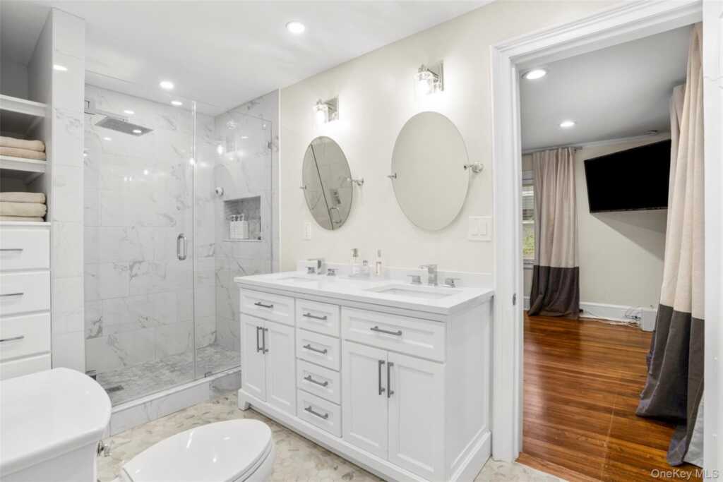 20 Elk Avenue, New Rochelle, NY 10804 - Photo 28 of 47