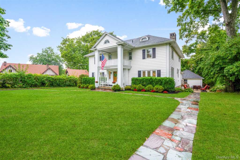 20 Elk Avenue, New Rochelle, NY 10804 - Photo 40 of 47