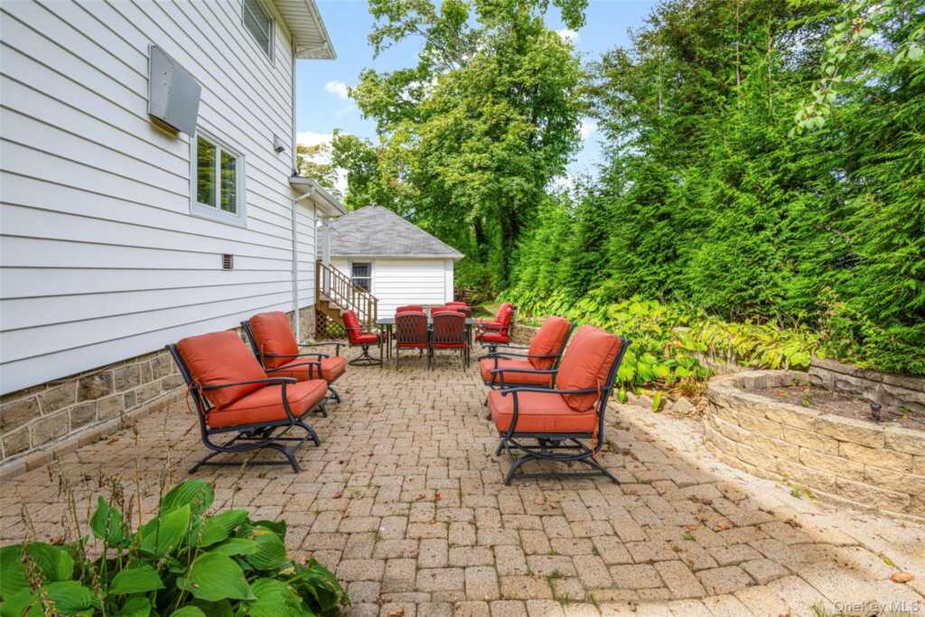 20 Elk Avenue, New Rochelle, NY 10804 - Photo 44 of 47
