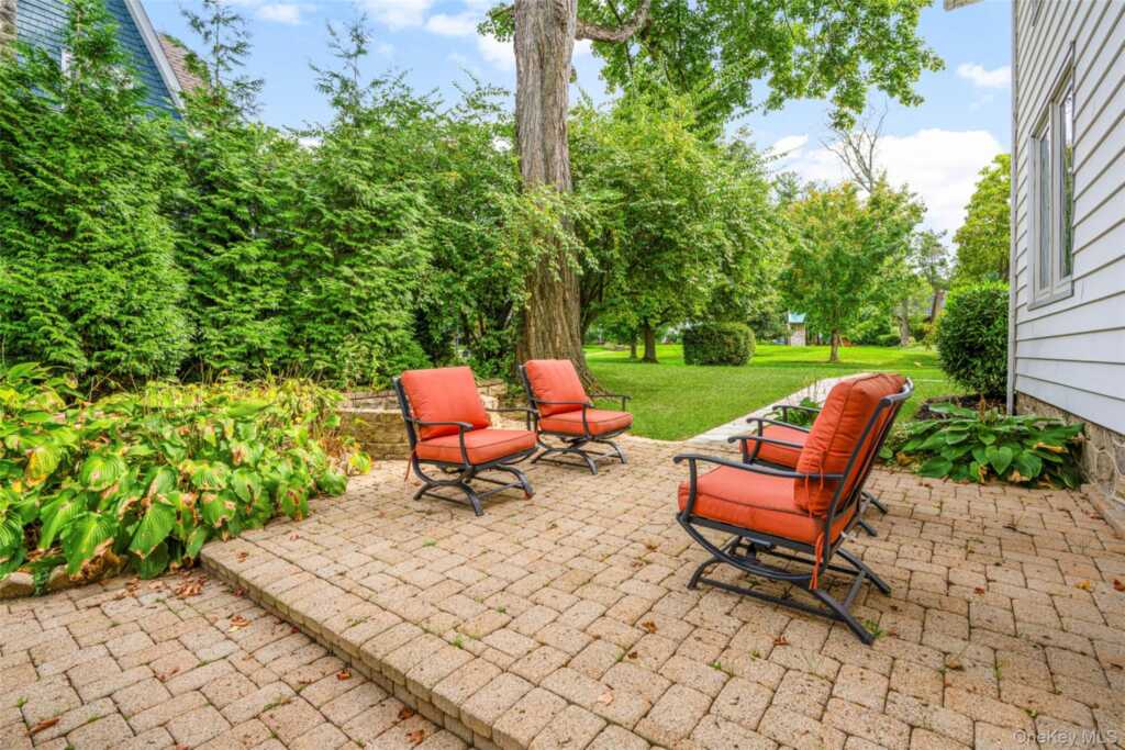 20 Elk Avenue, New Rochelle, NY 10804 - Photo 45 of 47