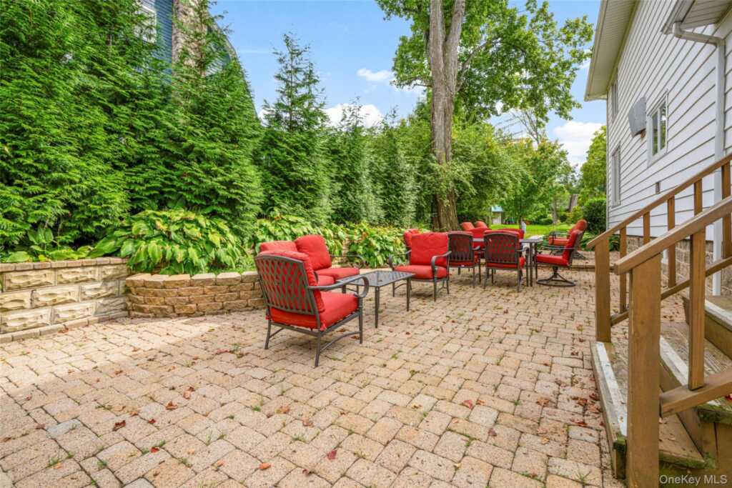 20 Elk Avenue, New Rochelle, NY 10804 - Photo 46 of 47