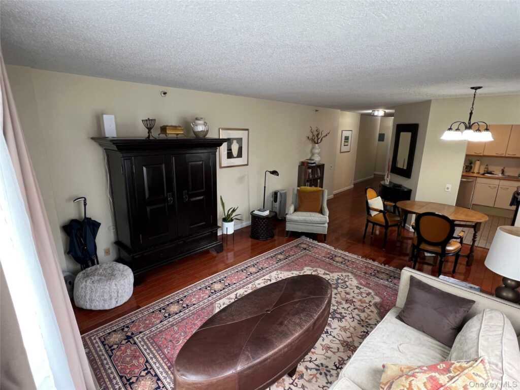 10 Cottage Place, Unit #4F, White Plains, NY 10601 - Photo 6 of 22