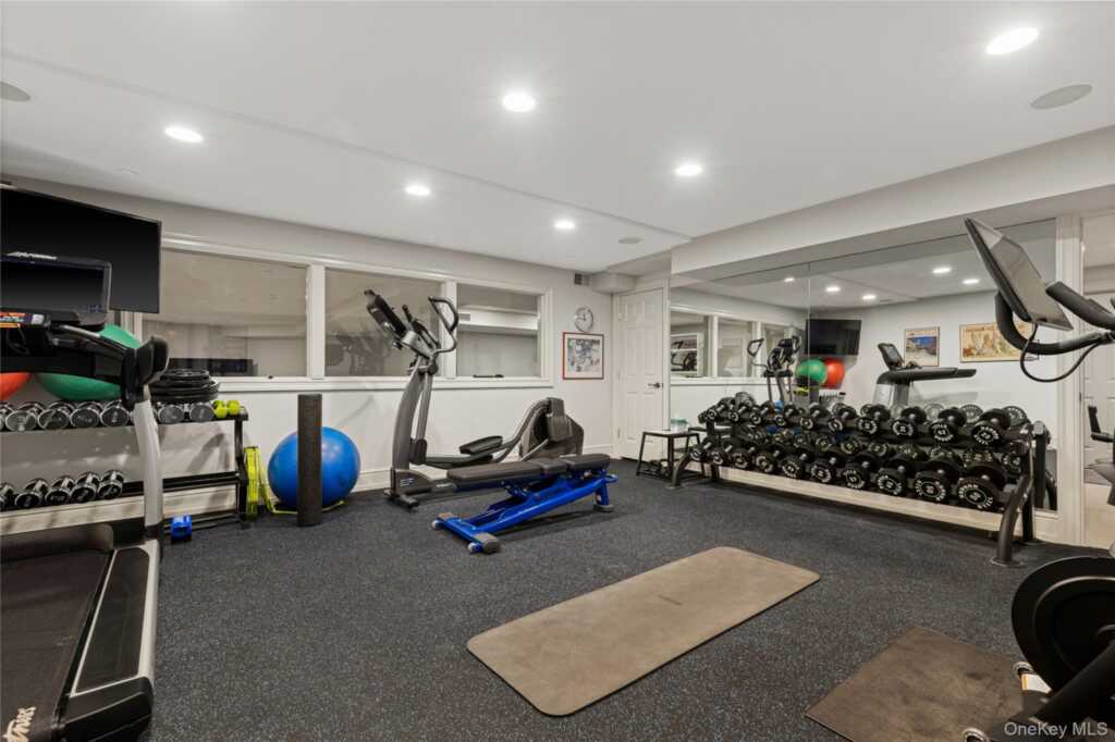 20 Woodland Drive, Rye, NY 10573 - Photo 25 of 33