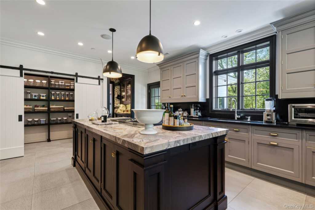 20 Woodland Drive, Rye, NY 10573 - Photo 8 of 33