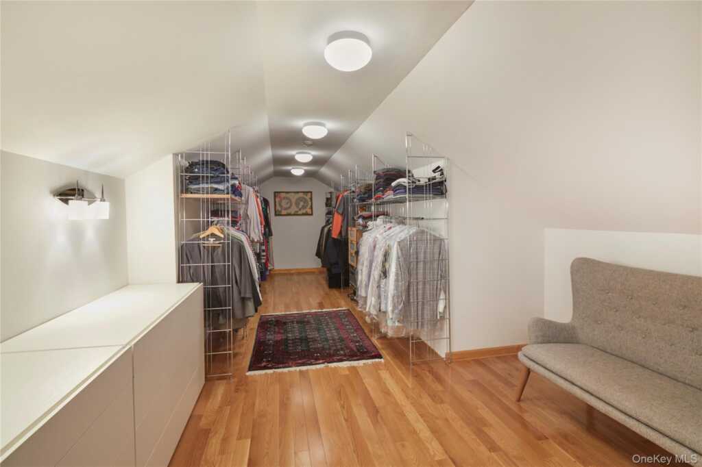 179 Van Etten Boulevard, New Rochelle, NY 10804 - Photo 12 of 28