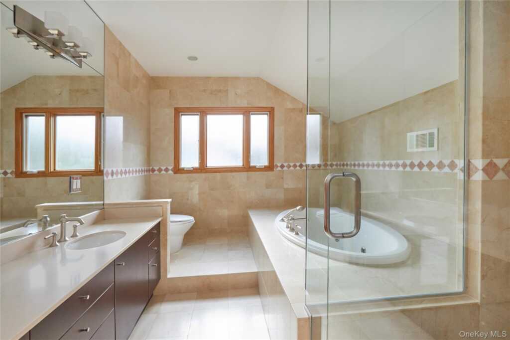 179 Van Etten Boulevard, New Rochelle, NY 10804 - Photo 13 of 28