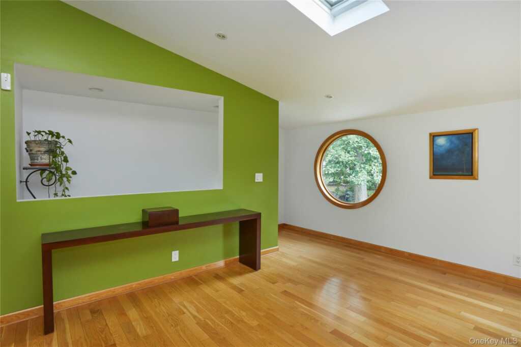 179 Van Etten Boulevard, New Rochelle, NY 10804 - Photo 17 of 28