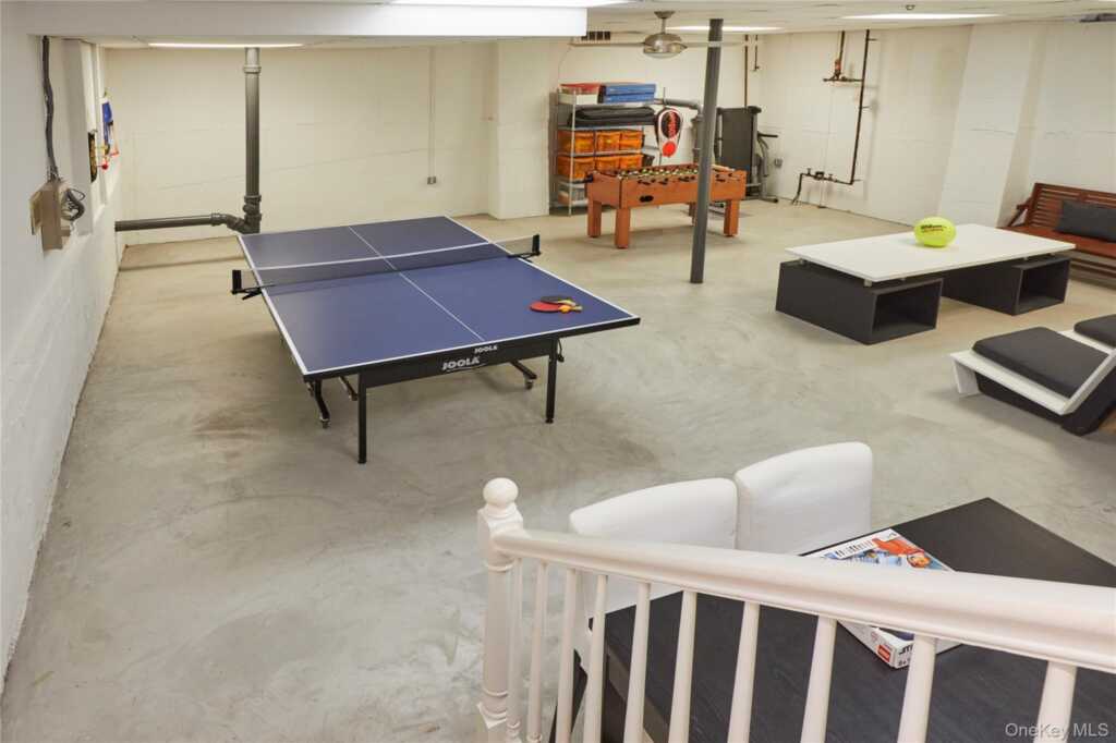 179 Van Etten Boulevard, New Rochelle, NY 10804 - Photo 18 of 28