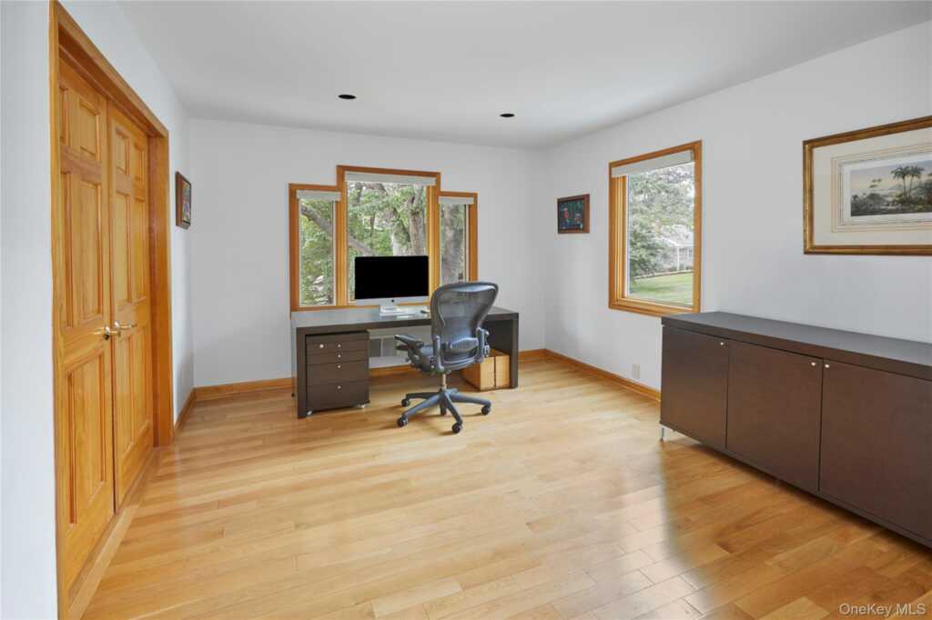 179 Van Etten Boulevard, New Rochelle, NY 10804 - Photo 20 of 28