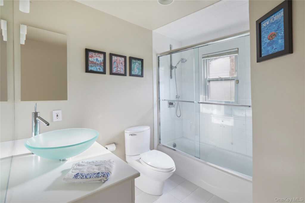 179 Van Etten Boulevard, New Rochelle, NY 10804 - Photo 23 of 28