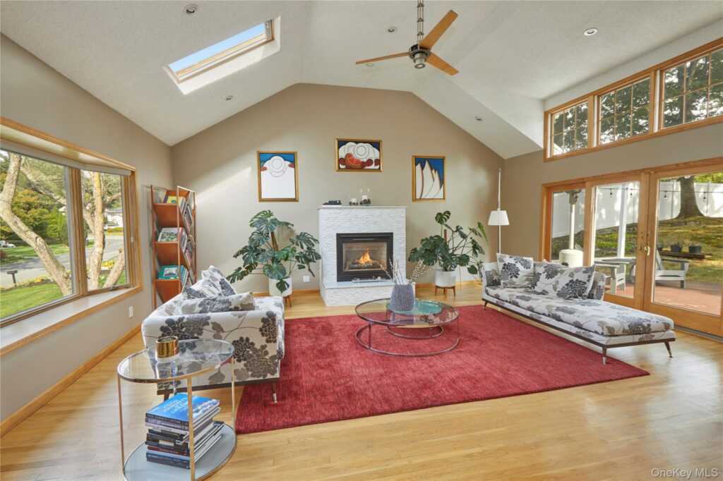 179 Van Etten Boulevard, New Rochelle, NY 10804 - Photo 5 of 28