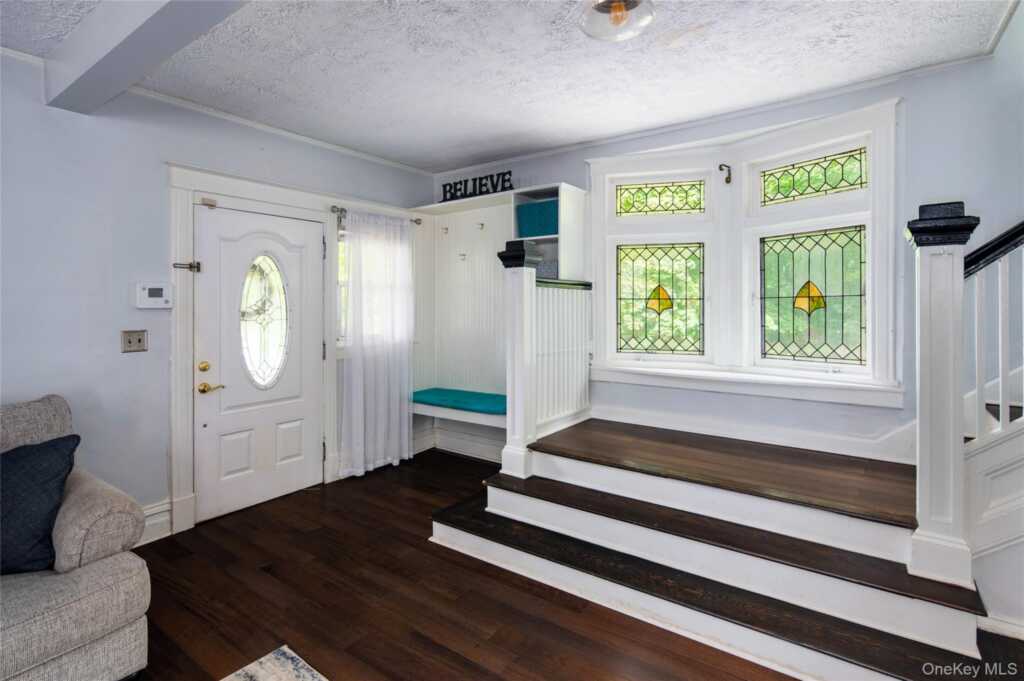 737 Bradley Street, Rye, NY 10543 - Photo 5 of 34