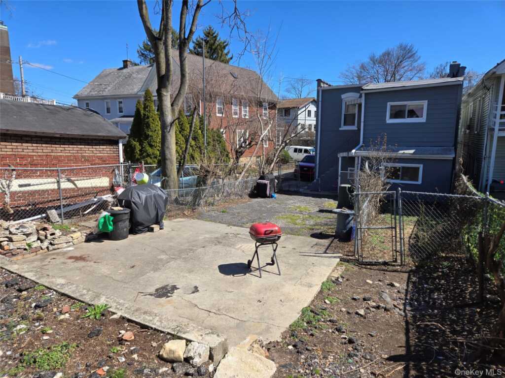 340 Locust Avenue, Rye, NY 10573 - Photo 24 of 29