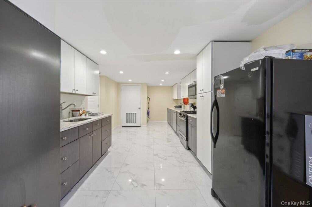 431 Willow Grove Road, Stony Point, NY 10980 - Photo 10 of 41