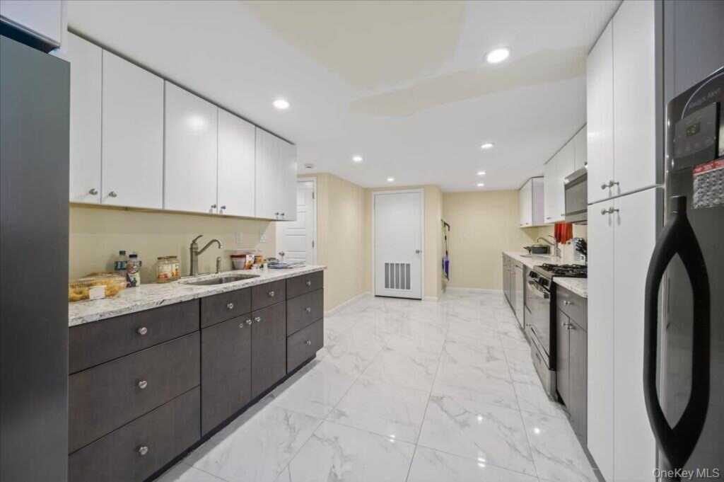 431 Willow Grove Road, Stony Point, NY 10980 - Photo 11 of 41