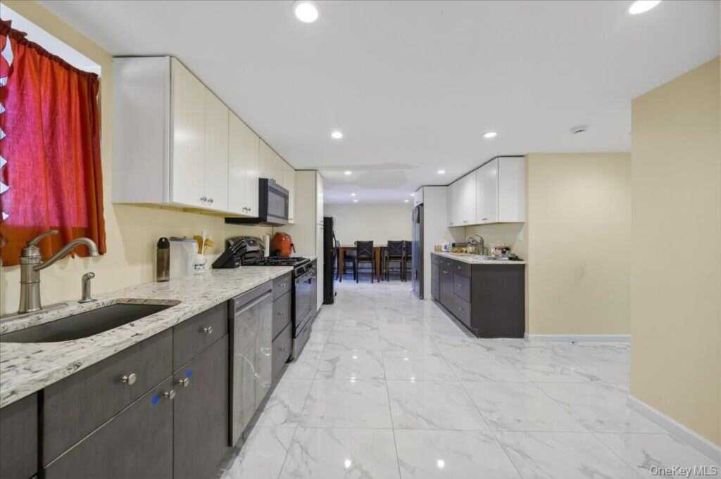 431 Willow Grove Road, Stony Point, NY 10980 - Photo 9 of 41