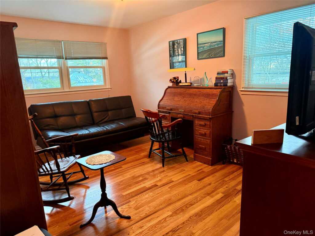 203 Hilltop Drive, Nyack, NY 10960 - Photo 10 of 24