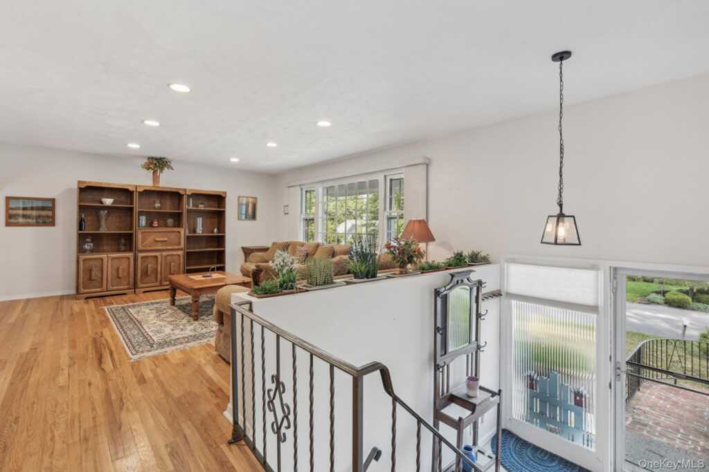 203 Hilltop Drive, Nyack, NY 10960 - Photo 13 of 24