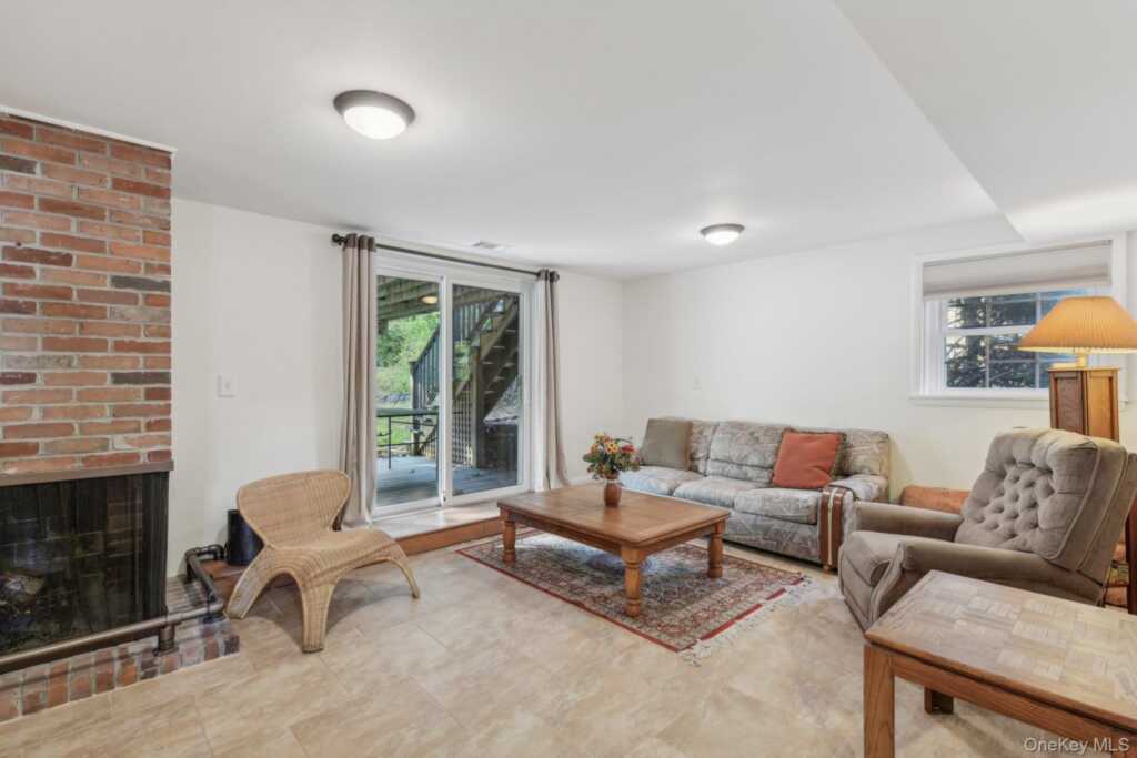 203 Hilltop Drive, Nyack, NY 10960 - Photo 14 of 24