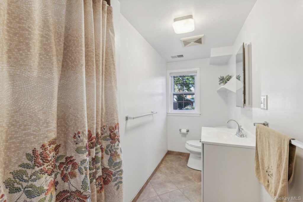 203 Hilltop Drive, Nyack, NY 10960 - Photo 17 of 24