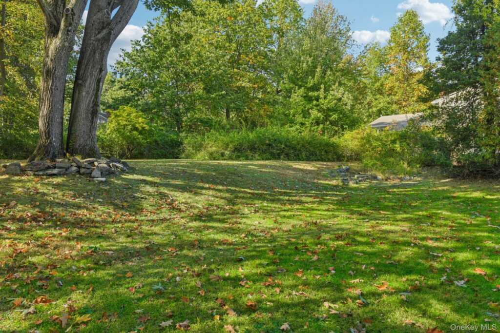 203 Hilltop Drive, Nyack, NY 10960 - Photo 22 of 24