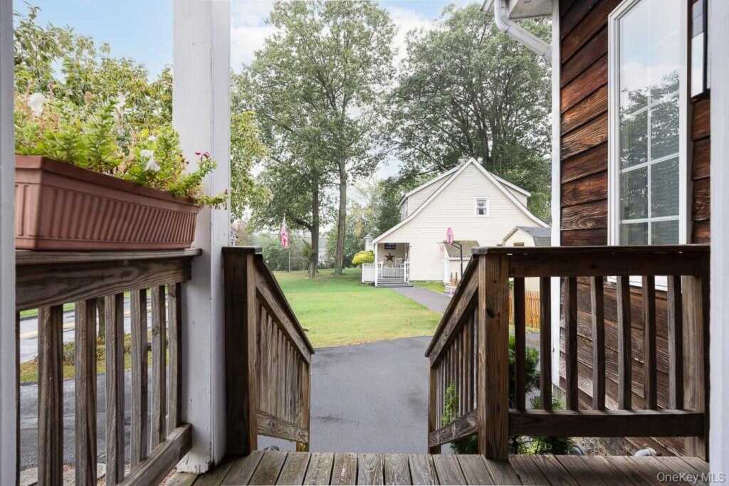 109 John Street, Pearl River, NY 10965 - Photo 3 of 31