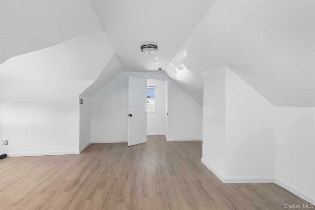 11 Whittemore Place, Rye, NY 10573 - Photo 10 of 43