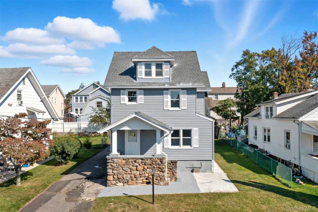 11 Whittemore Place, Rye, NY 10573 - Photo 3 of 43