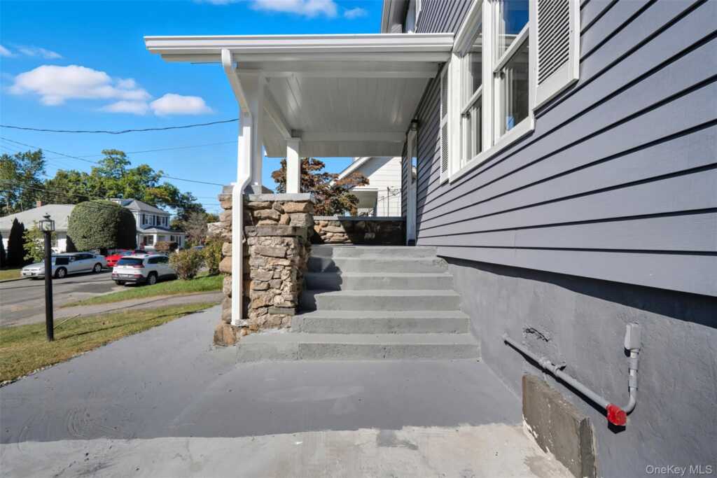 11 Whittemore Place, Rye, NY 10573 - Photo 6 of 43