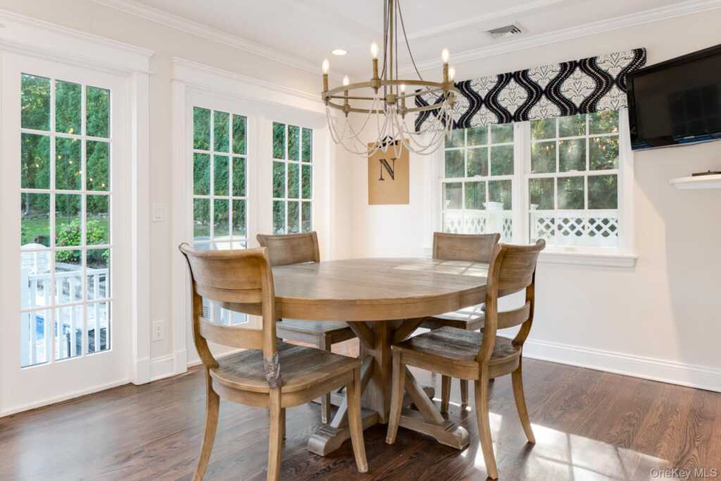 15 Rockinghorse Trail, Rye, NY 10573 - Photo 8 of 25