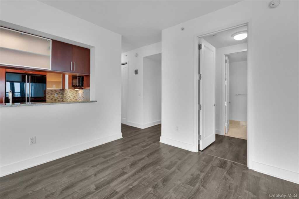 175 Huguenot Street, Unit #1106, New Rochelle, NY 10801 - Photo 13 of 18